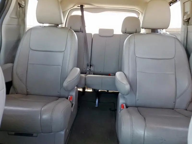 2015 TOYOTA SIENNA XLE  