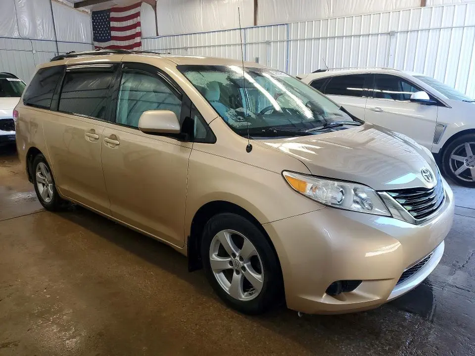 2011 TOYOTA SIENNA LE  