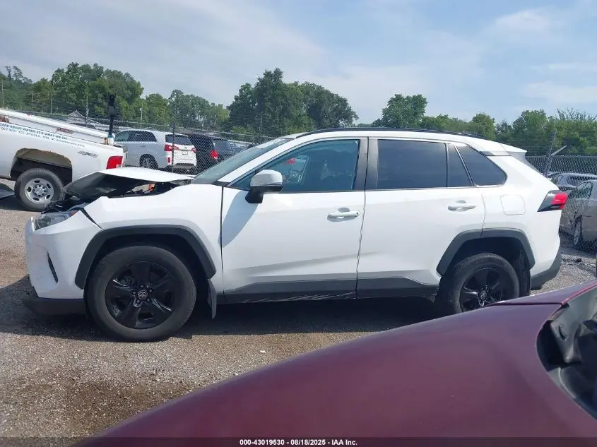 2021 TOYOTA RAV4 XLE