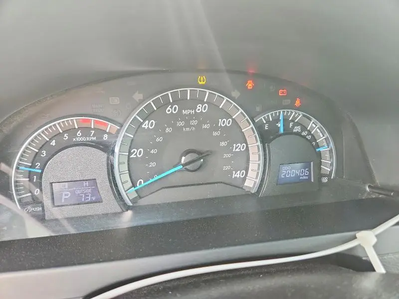 2014 TOYOTA CAMRY SE  