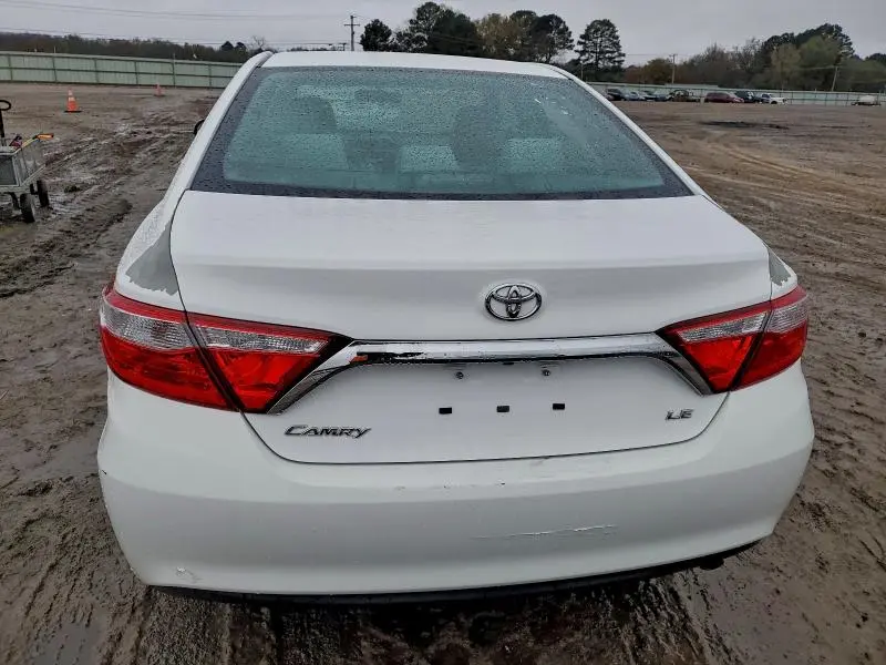 2015 TOYOTA CAMRY LE  