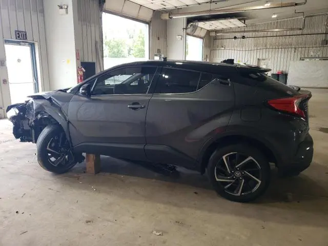2022 TOYOTA C-HR XLE  