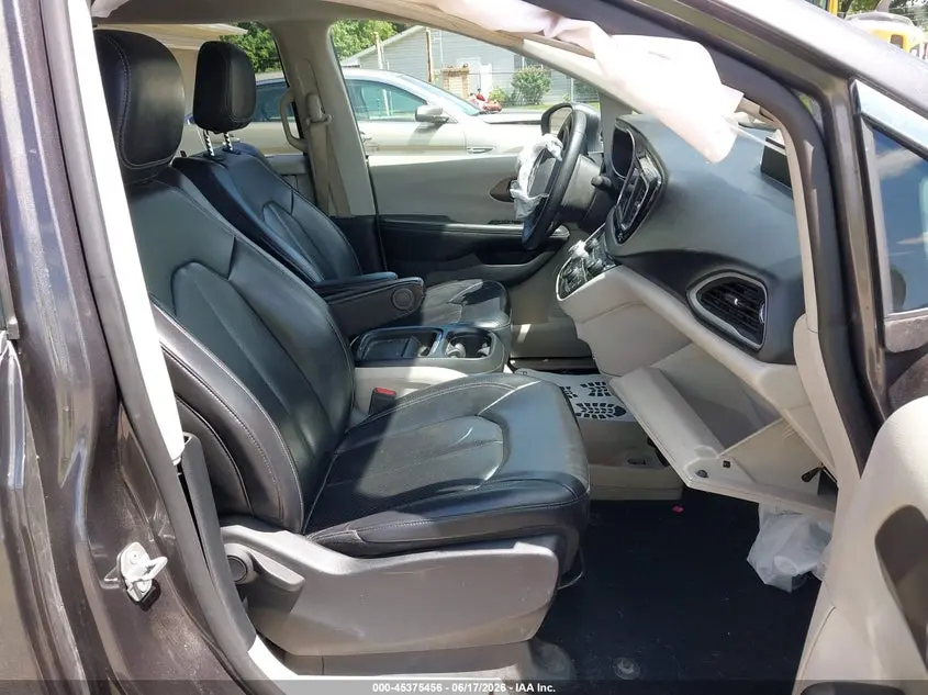 2020 CHRYSLER VOYAGER LXI