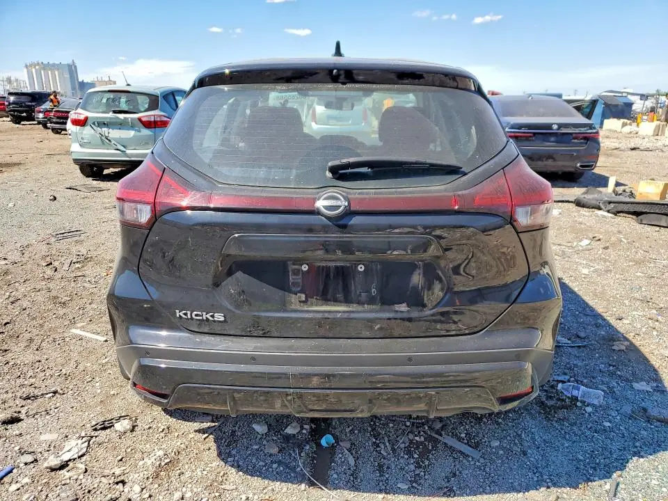 2023 NISSAN KICKS S  