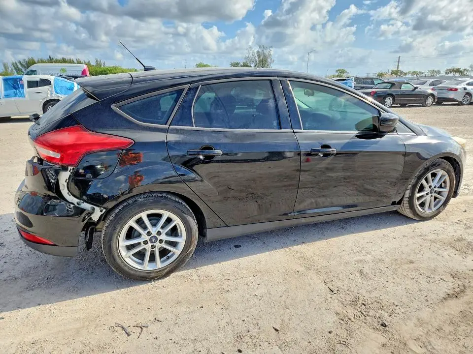 2016 FORD FOCUS SE  