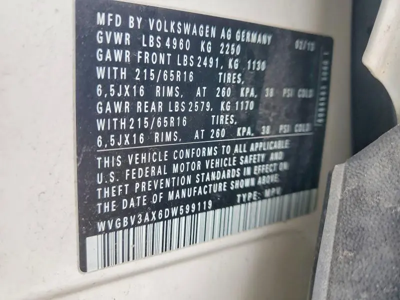 2013 VOLKSWAGEN TIGUAN S  