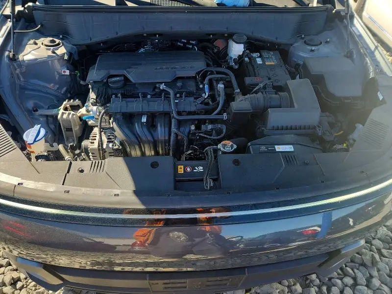 2025 HYUNDAI KONA SE  