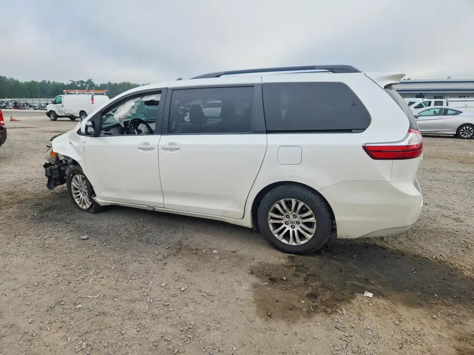 2016 TOYOTA SIENNA XLE 8-PASSENGER  