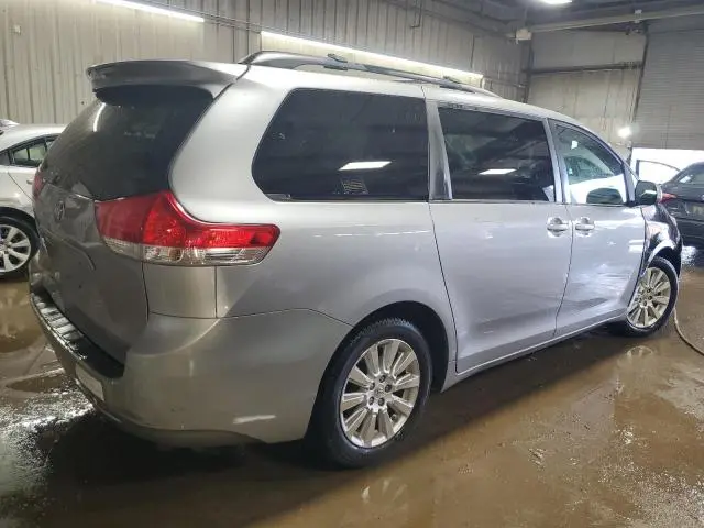 2011 TOYOTA SIENNA LE  