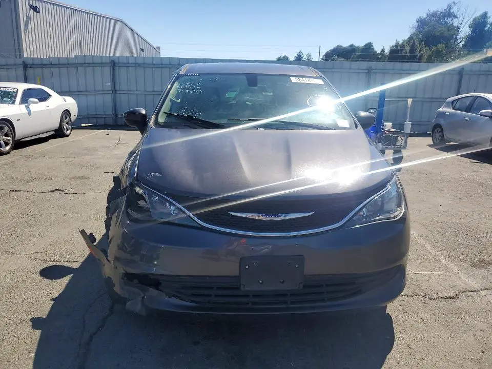 2020 CHRYSLER VOYAGER LX  