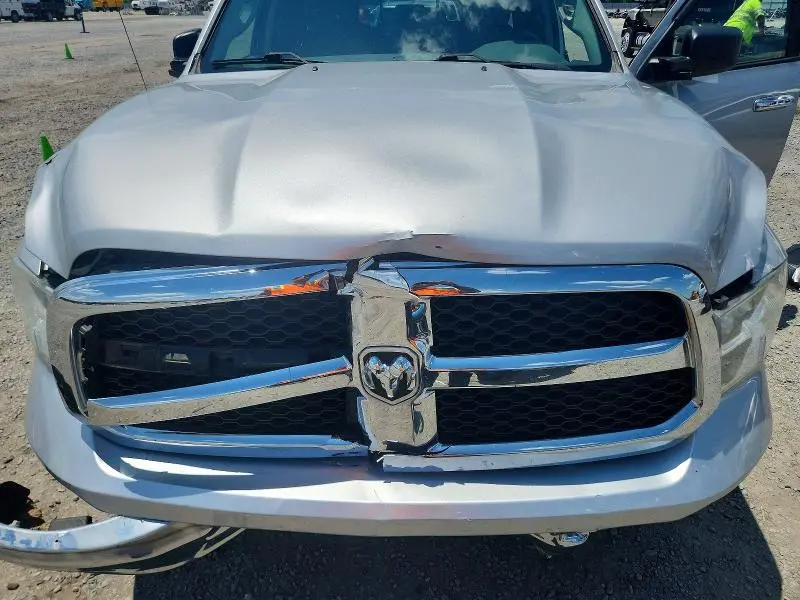 2016 RAM 1500 SLT  