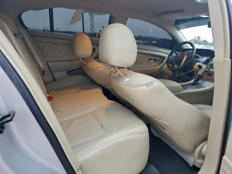 2017 FORD TAURUS SEL  