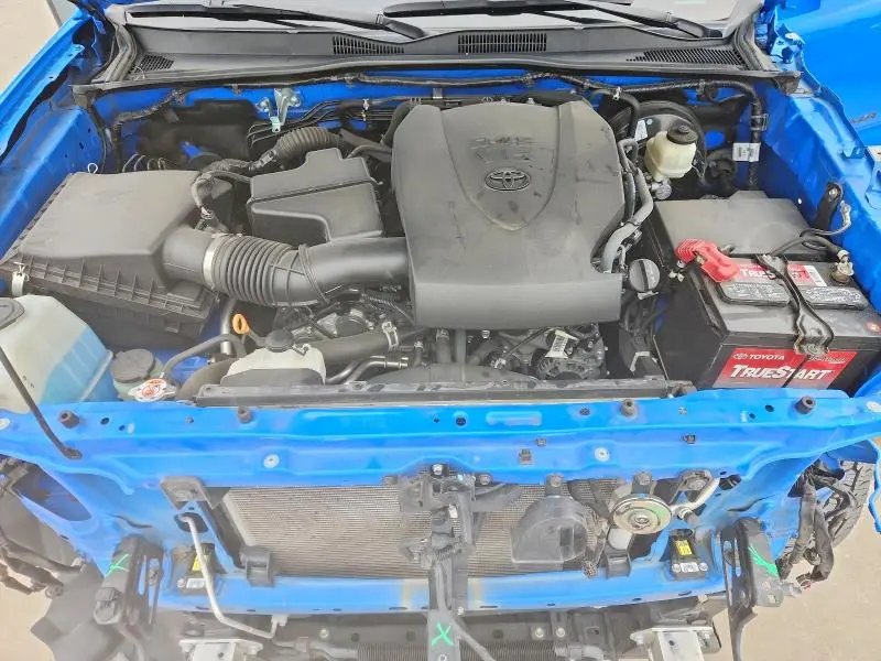 2020 TOYOTA TACOMA SR5 V6  
