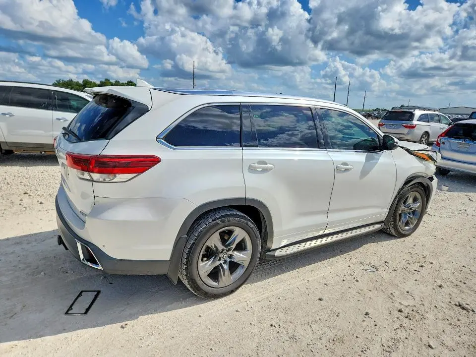 2017 TOYOTA HIGHLANDER LIMITED PLATINUM  