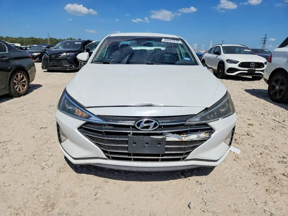 2020 HYUNDAI ELANTRA SE  