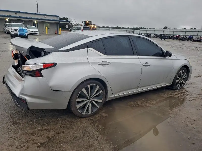 2019 NISSAN ALTIMA SR  