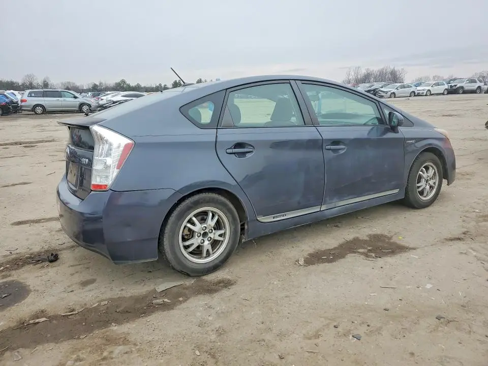 2011 TOYOTA PRIUS TWO  