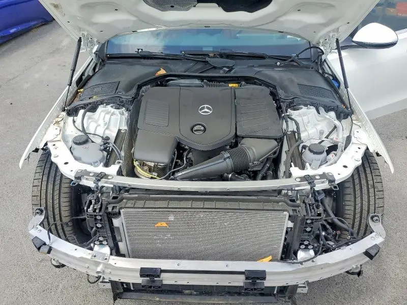 2025 MERCEDES-BENZ C 300  