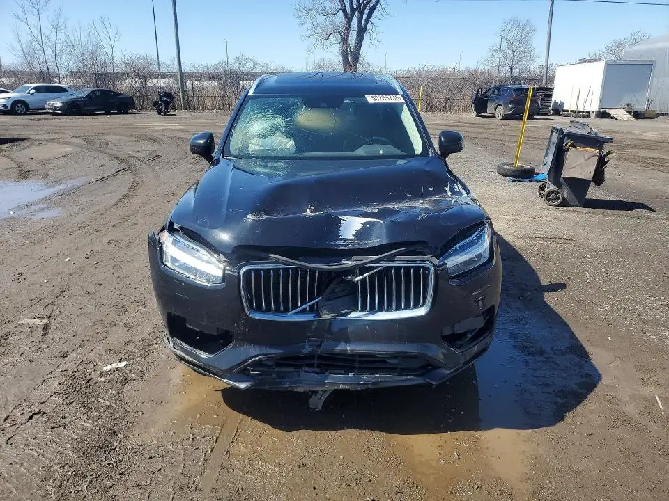 2021 VOLVO XC90 T6 MOMENTUM  