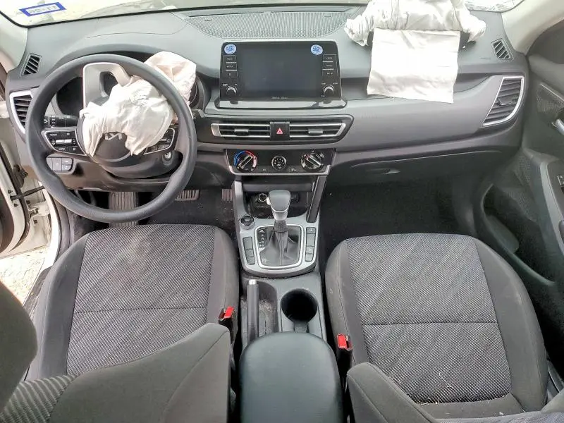2022 KIA SELTOS LX  