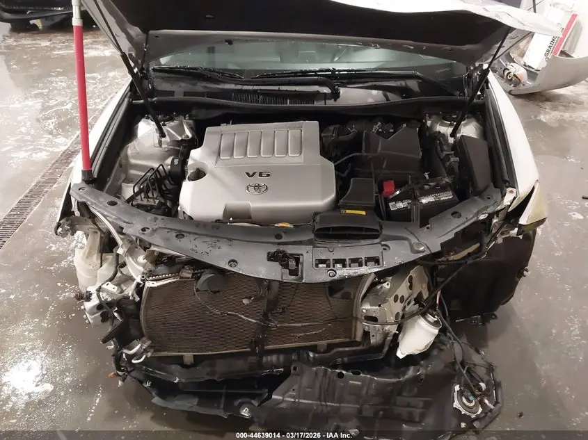 2012 TOYOTA CAMRY XLE V6