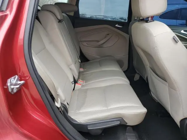 2017 FORD ESCAPE SE  