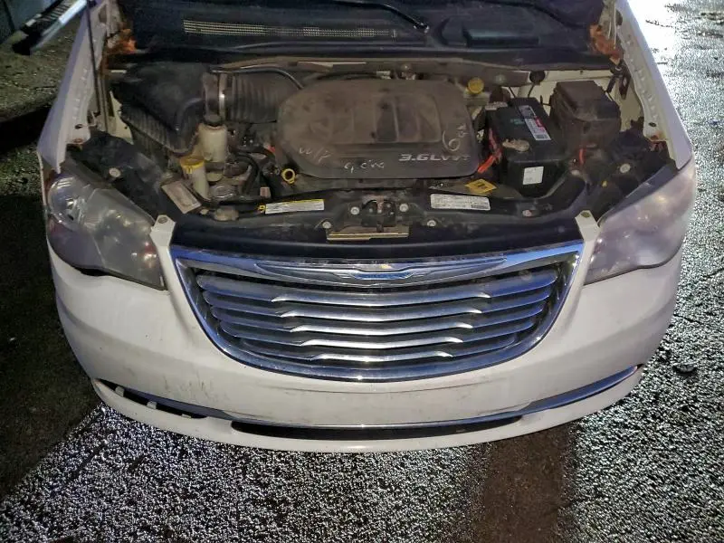 2013 CHRYSLER TOWN & COUNTRY TOURING L  