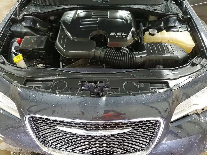 2019 CHRYSLER 300 LIMITED  