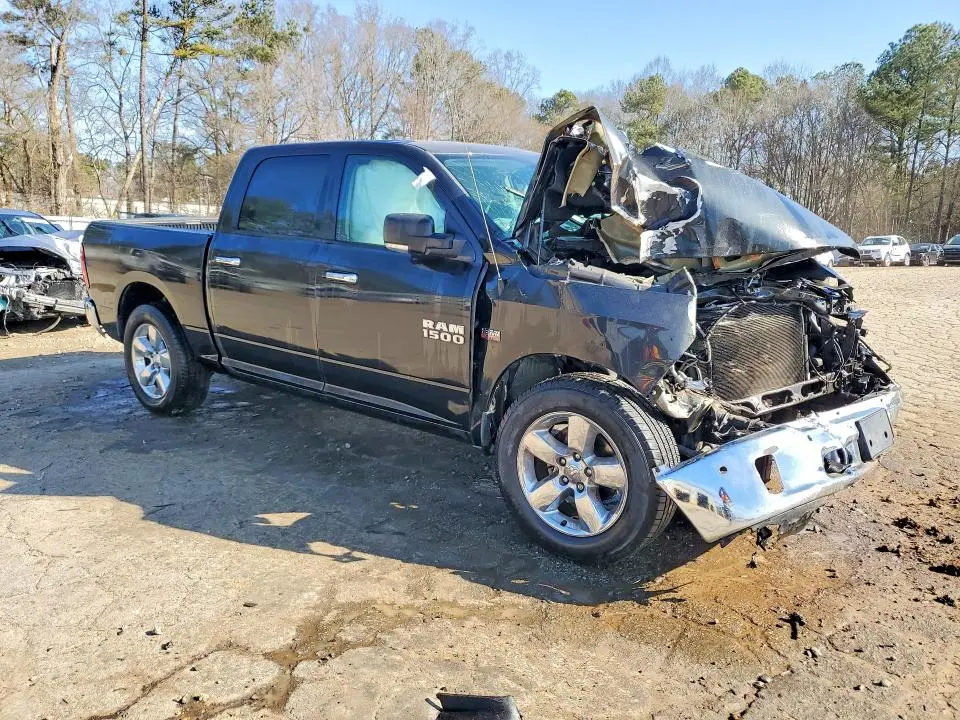 2017 RAM 1500 SLT  