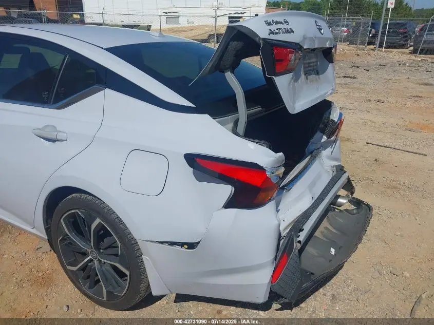 2023 NISSAN ALTIMA SR FWD