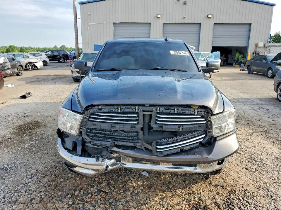 2017 RAM 1500 SLT  