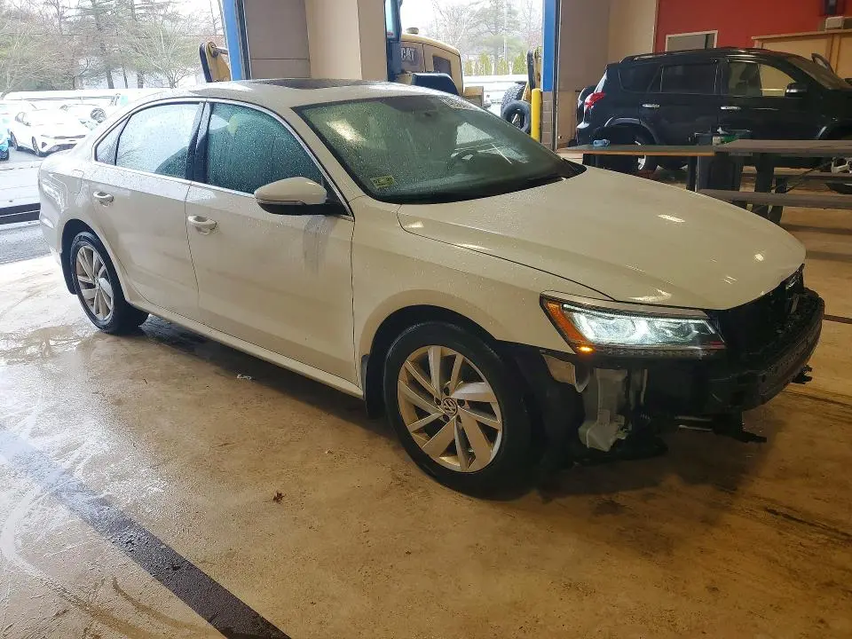 2018 VOLKSWAGEN PASSAT   