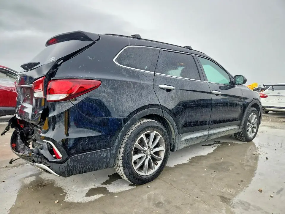 2018 HYUNDAI SANTA FE SE  