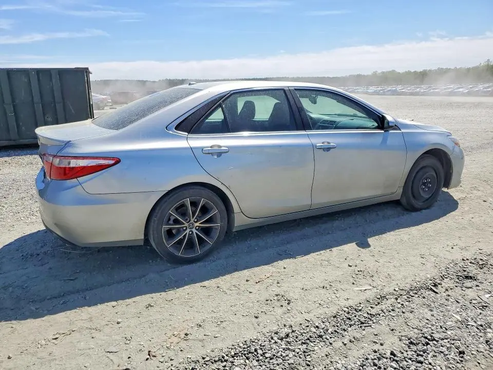 2015 TOYOTA CAMRY XSE V6  