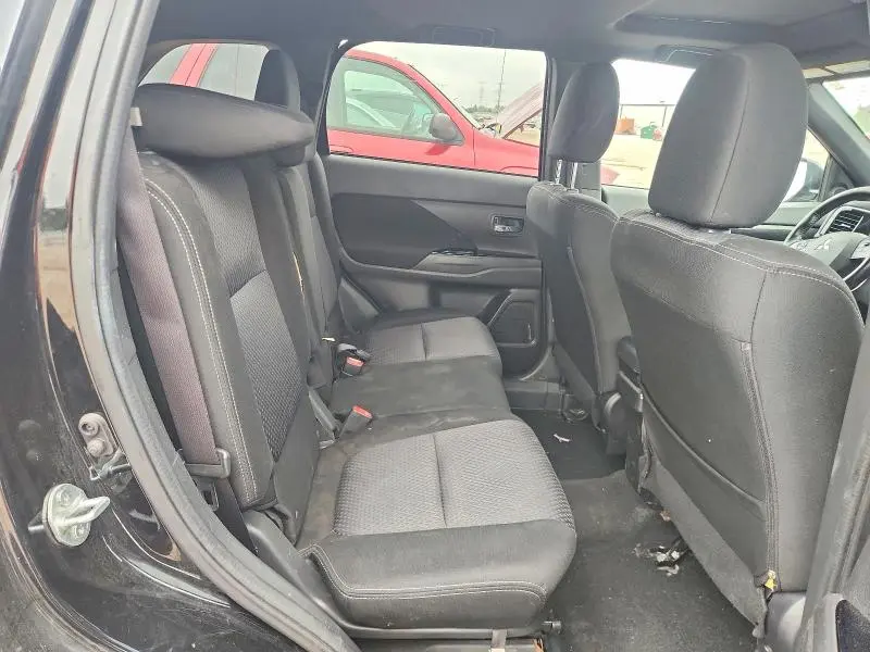 2018 MITSUBISHI OUTLANDER SE  