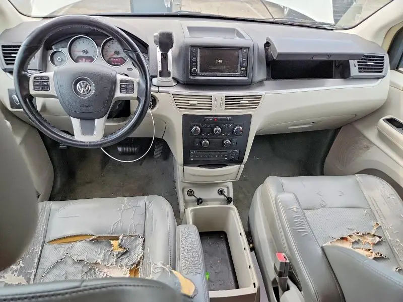2011 VOLKSWAGEN ROUTAN SE  