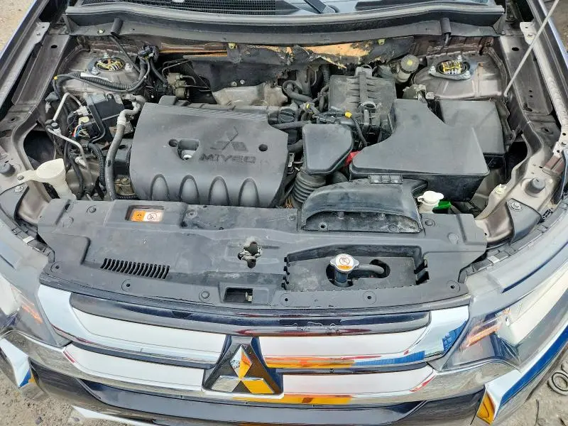 2018 MITSUBISHI OUTLANDER ES  