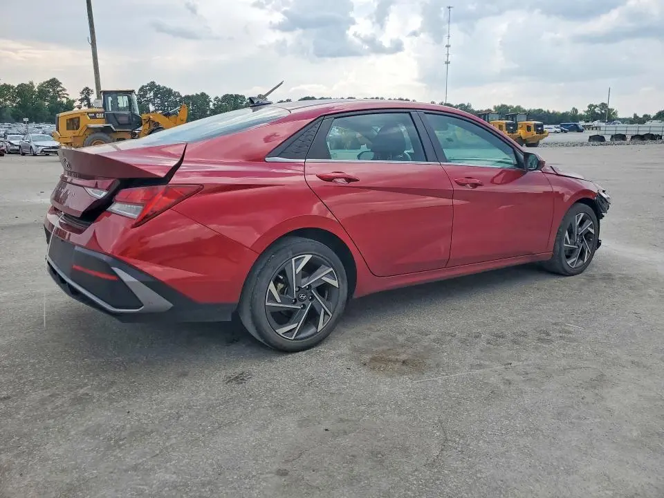 2024 HYUNDAI ELANTRA SEL  