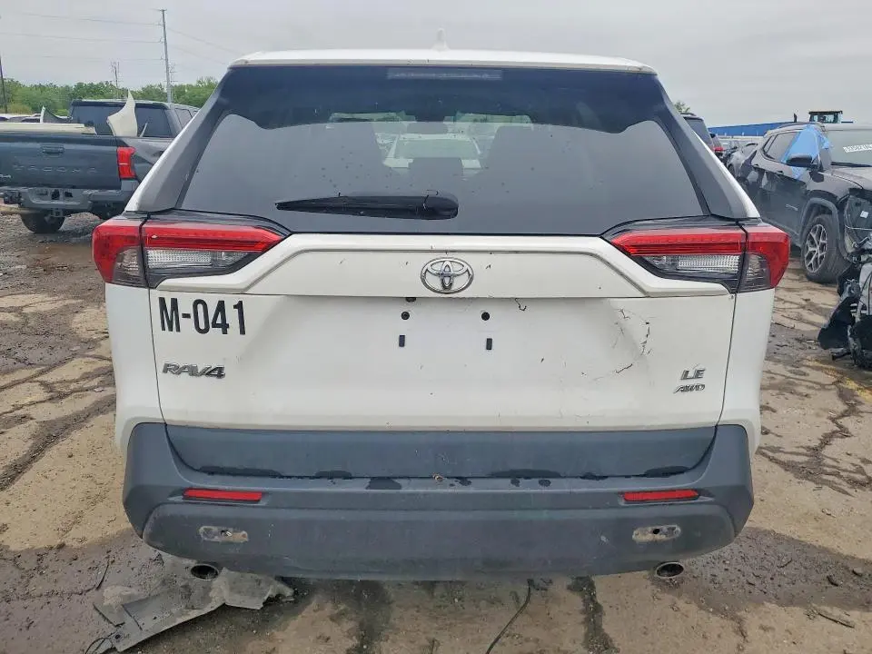 2022 TOYOTA RAV4 LE  