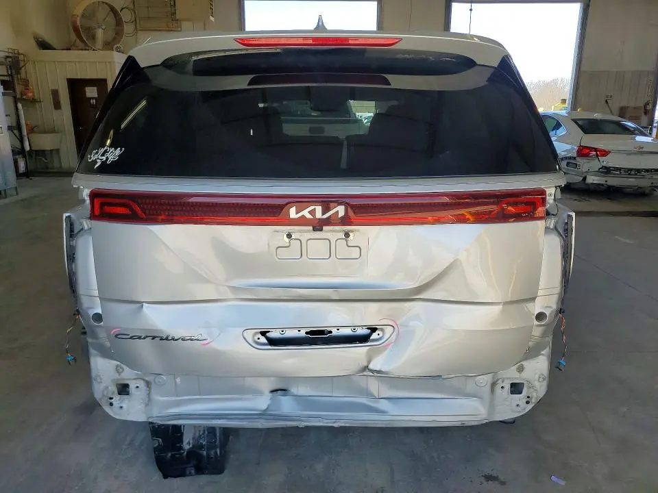 2022 KIA CARNIVAL LX  