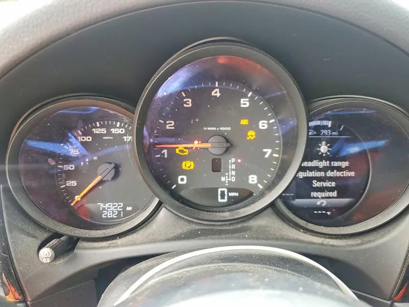 2018 PORSCHE MACAN   