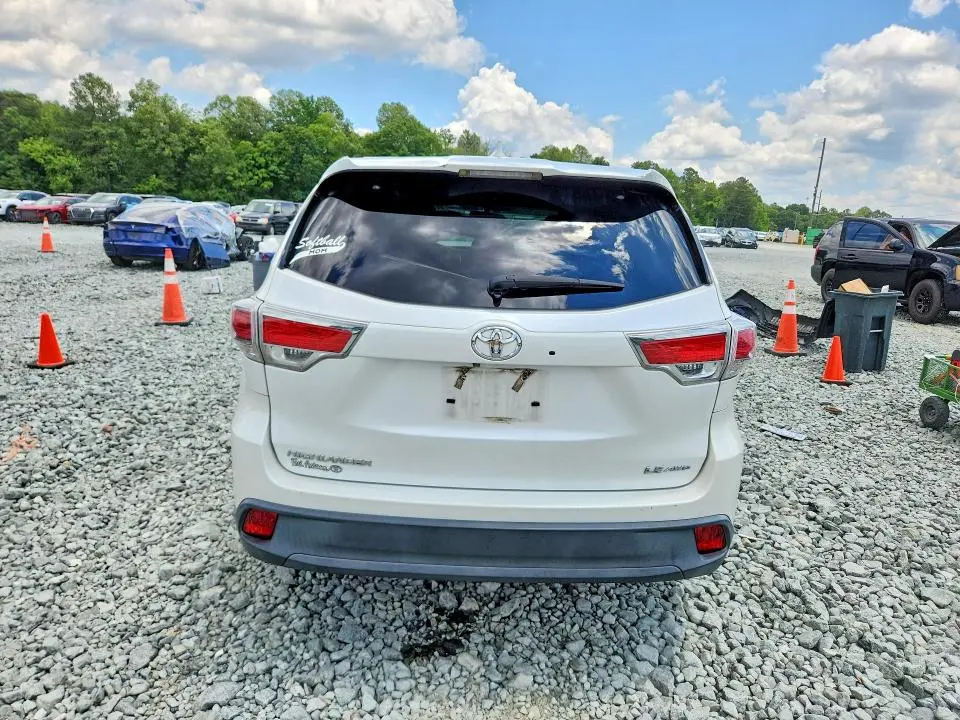 2016 TOYOTA HIGHLANDER LE PLUS  