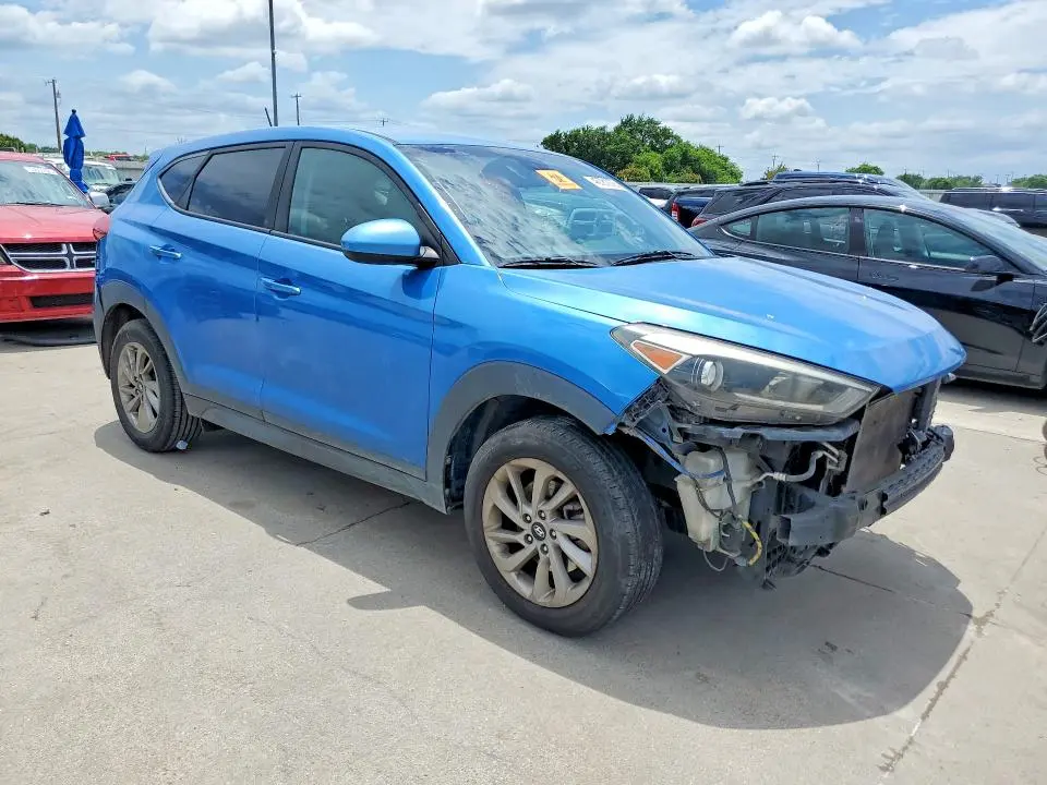 2017 HYUNDAI TUCSON SE  