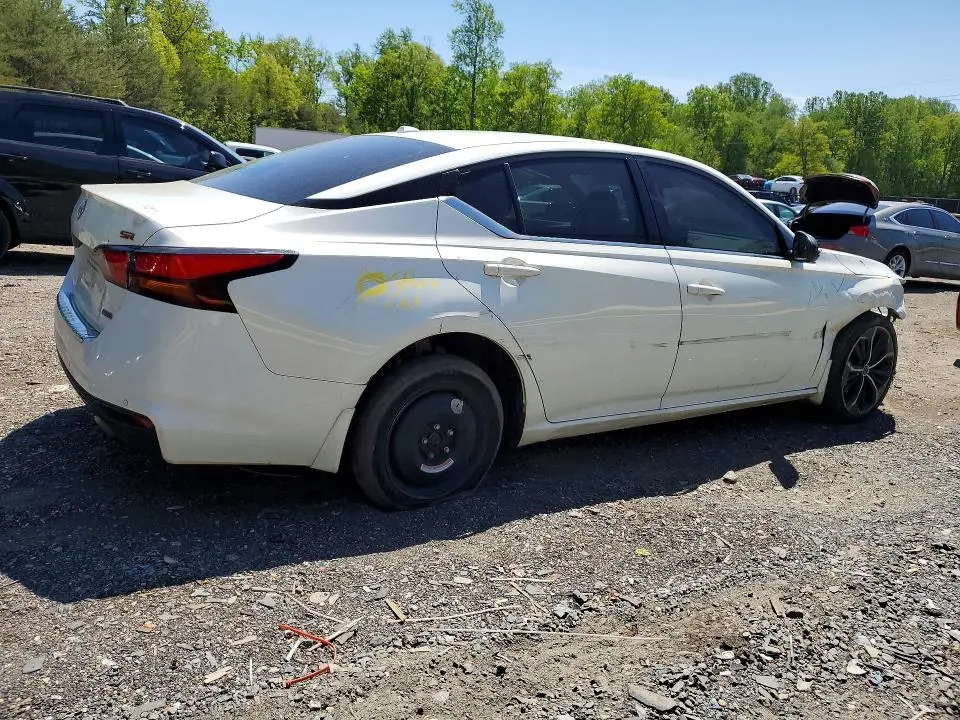 2023 NISSAN ALTIMA SR  