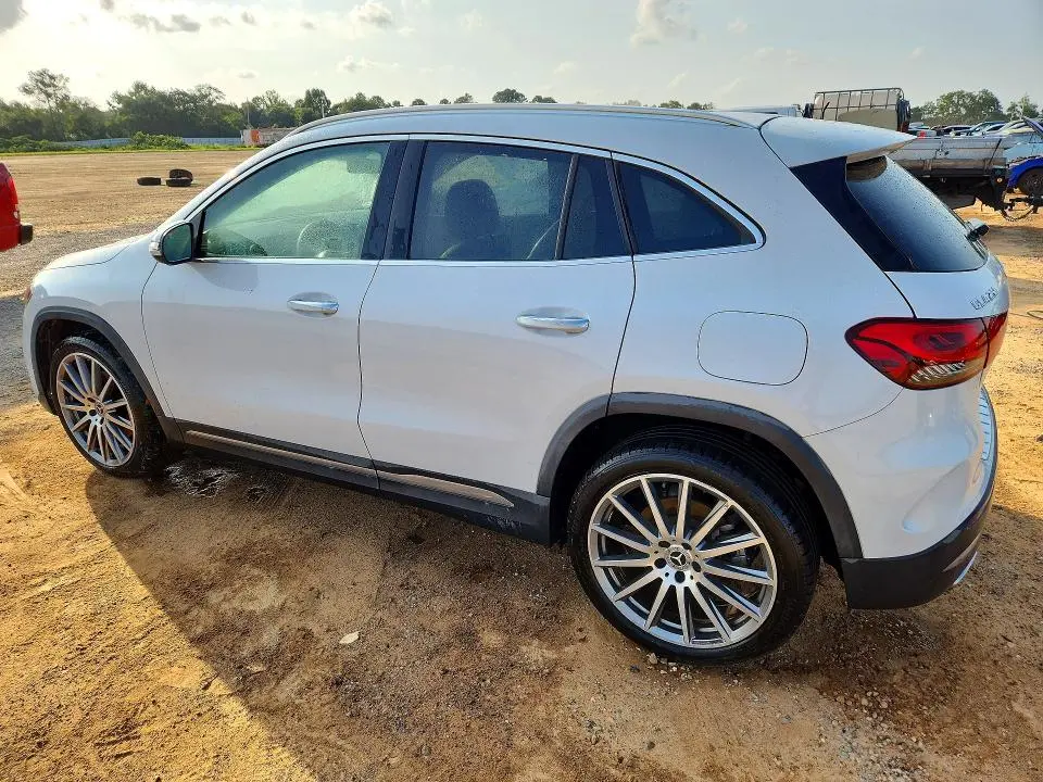 2022 MERCEDES-BENZ GLA 250  