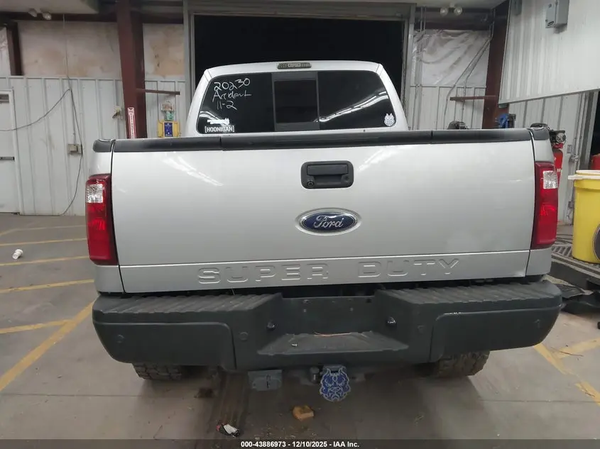 2011 FORD F-250 LARIAT