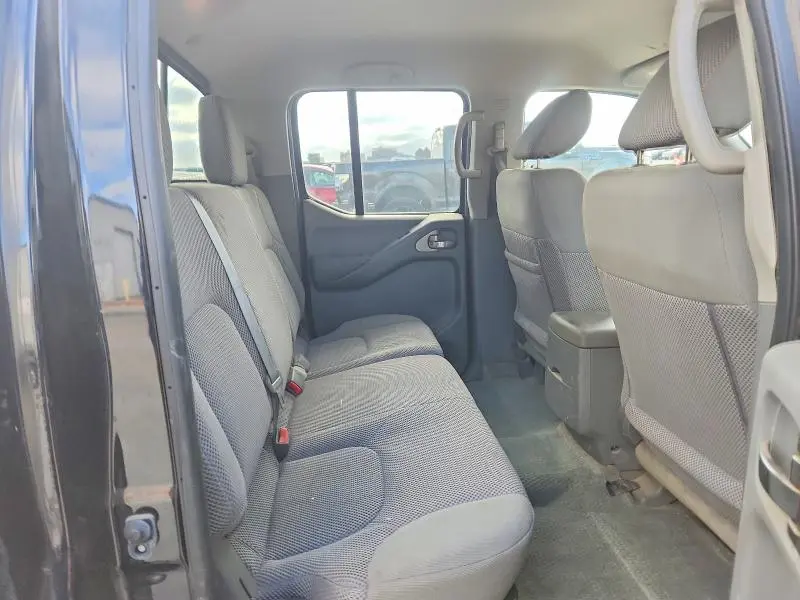2017 NISSAN FRONTIER S  