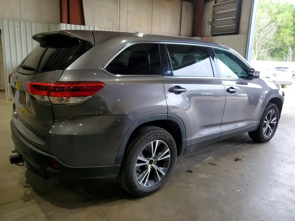2019 TOYOTA HIGHLANDER LE  