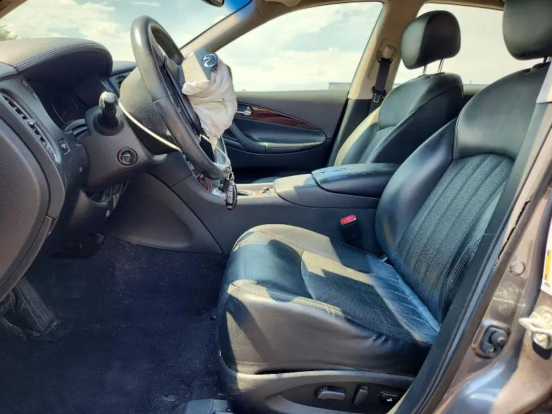 2016 INFINITI QX50 BASE  