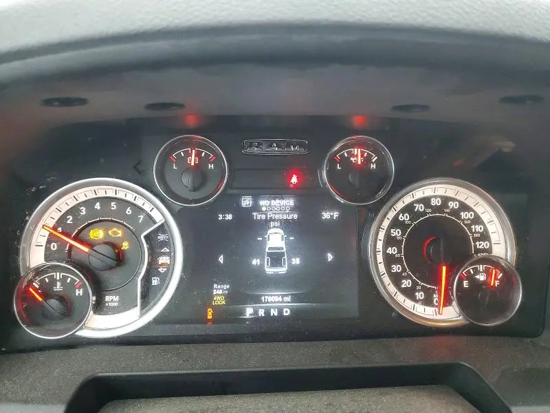 2015 RAM 1500 SLT  